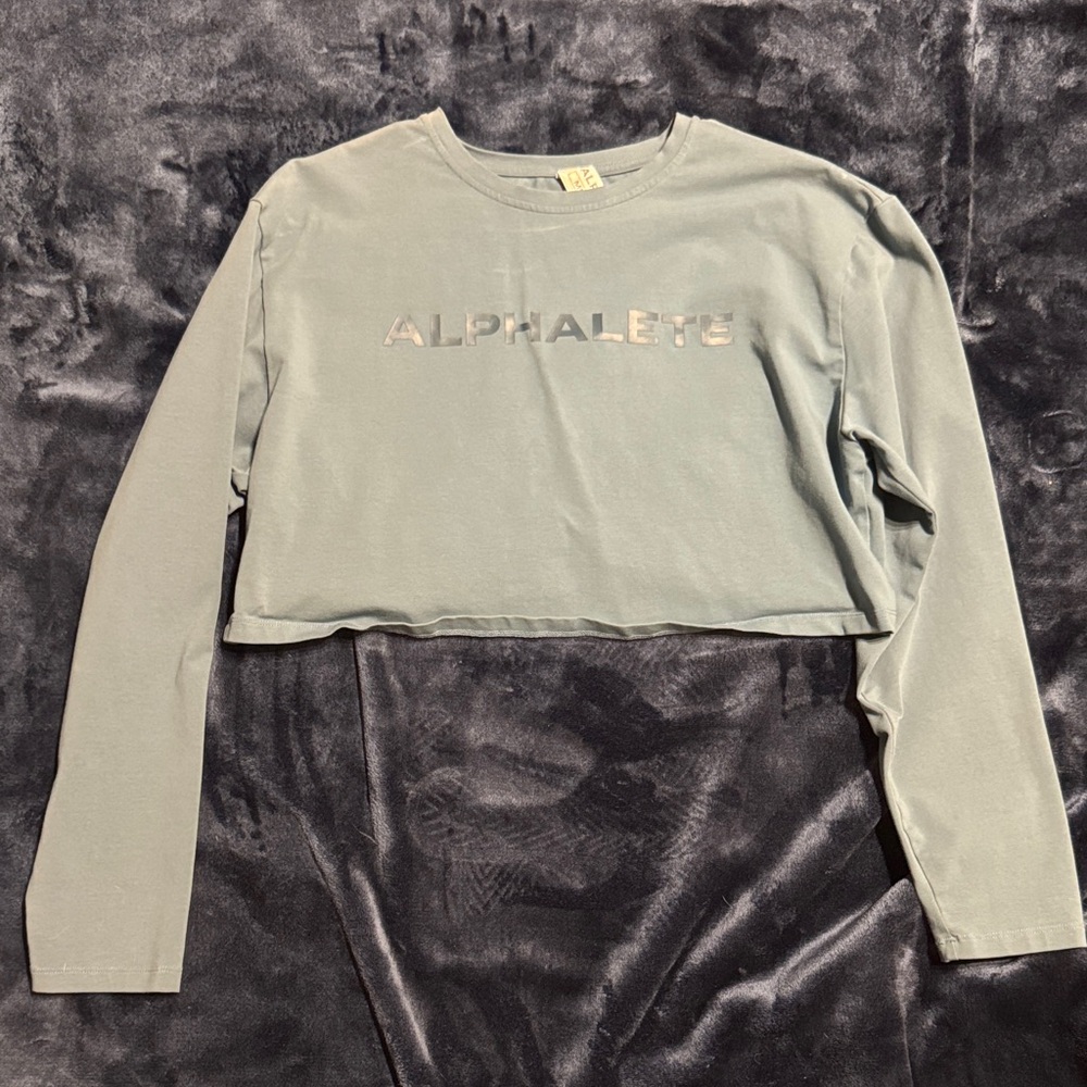 Alphalete Women's Long Sleeve Crop Top